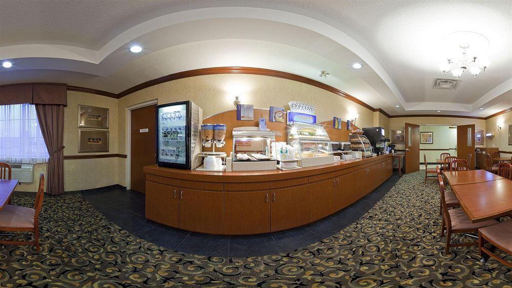 Holiday Inn Express Hotel & Suites Barrie By Ihg Екстериор снимка