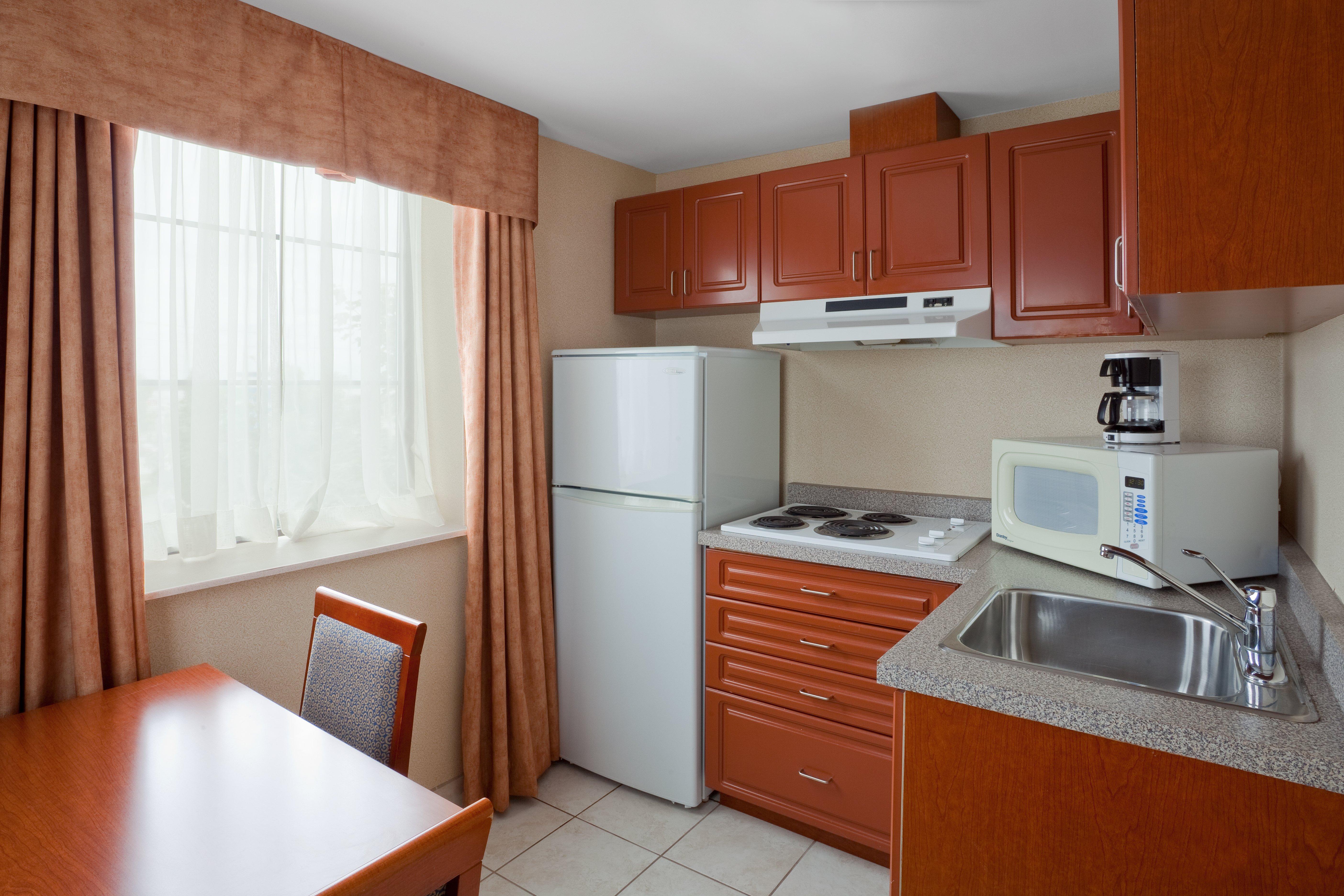 Holiday Inn Express Hotel & Suites Barrie By Ihg Екстериор снимка