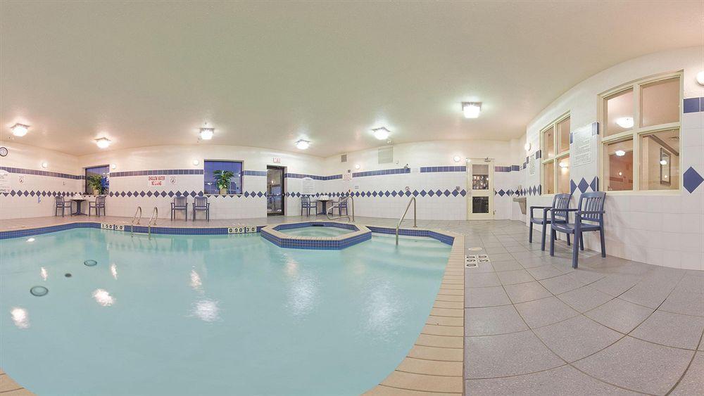 Holiday Inn Express Hotel & Suites Barrie By Ihg Екстериор снимка