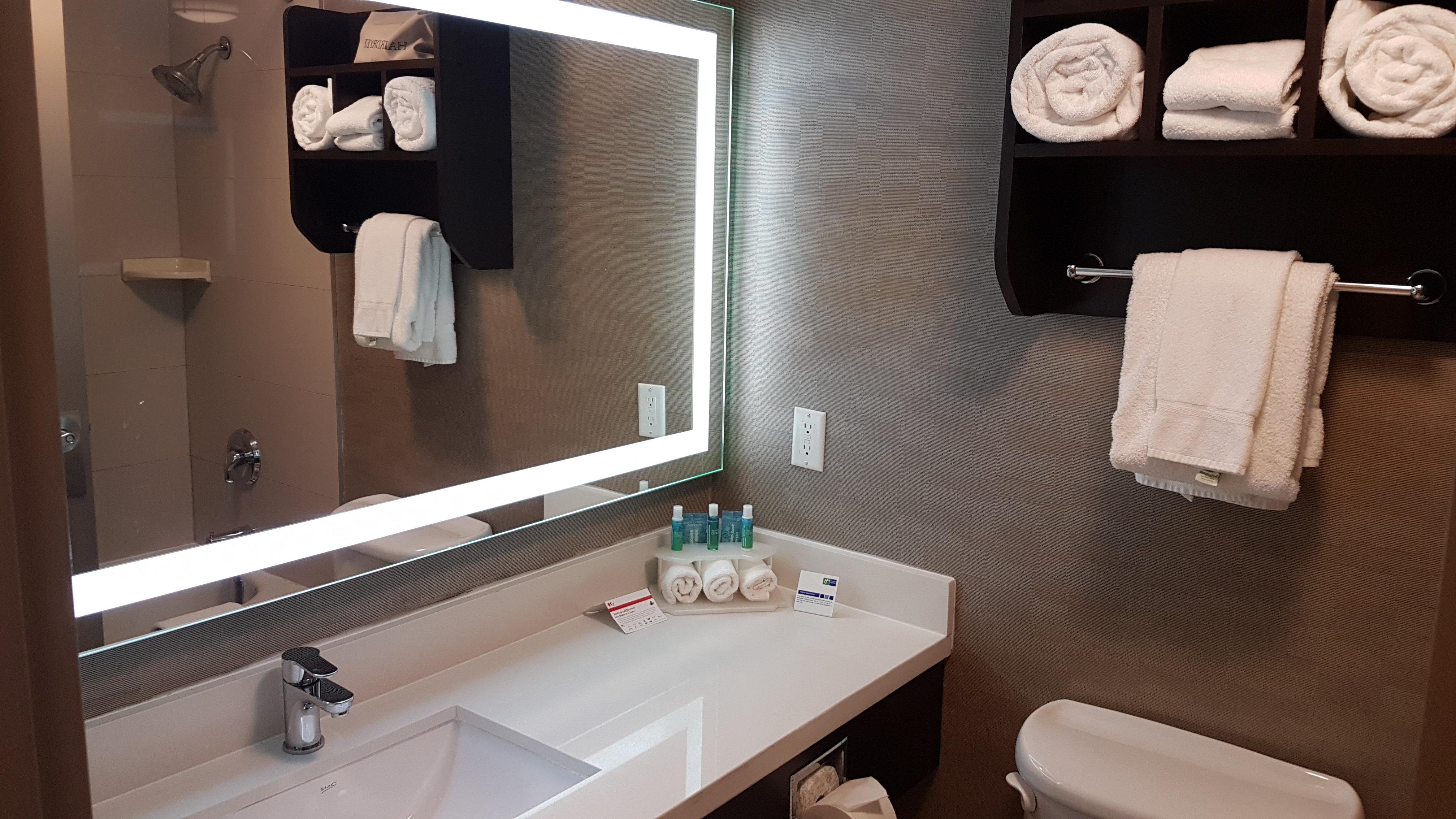 Holiday Inn Express Hotel & Suites Barrie By Ihg Екстериор снимка