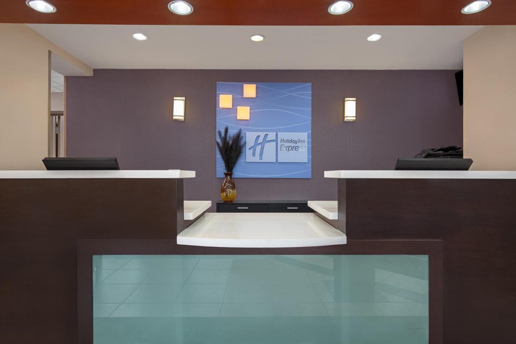 Holiday Inn Express Hotel & Suites Barrie By Ihg Екстериор снимка