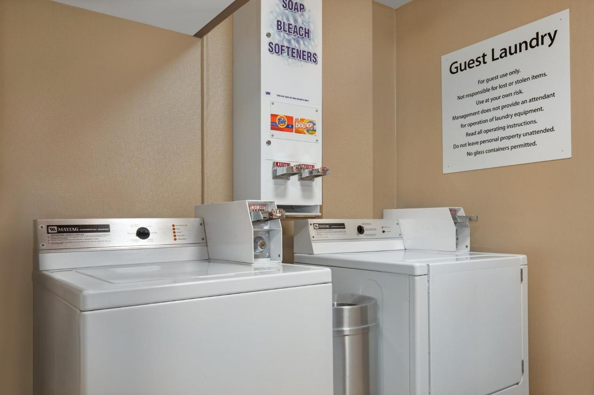 Holiday Inn Express Hotel & Suites Barrie By Ihg Екстериор снимка