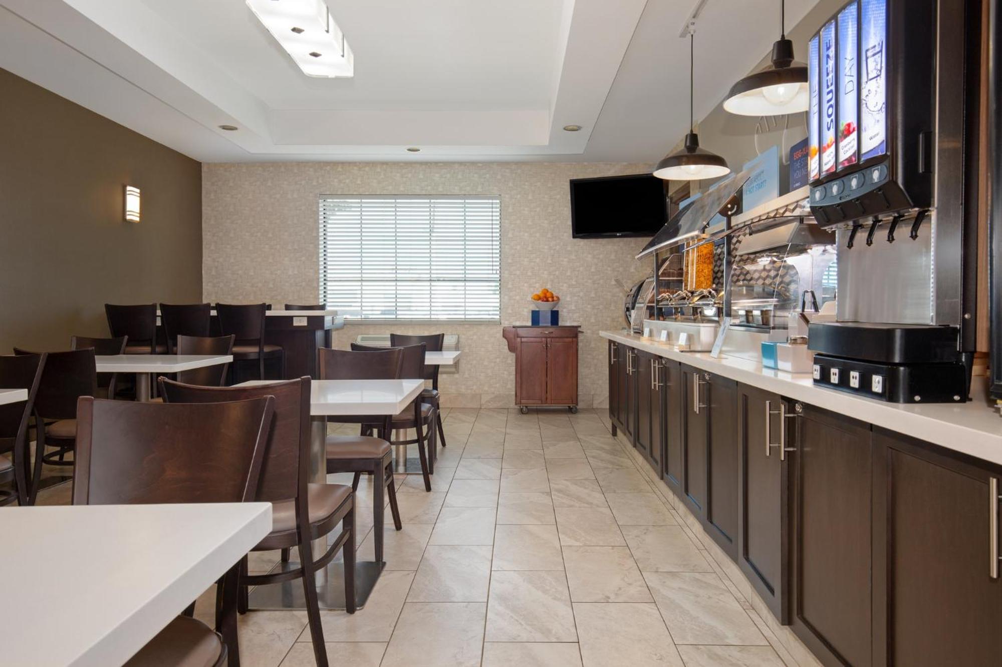 Holiday Inn Express Hotel & Suites Barrie By Ihg Екстериор снимка
