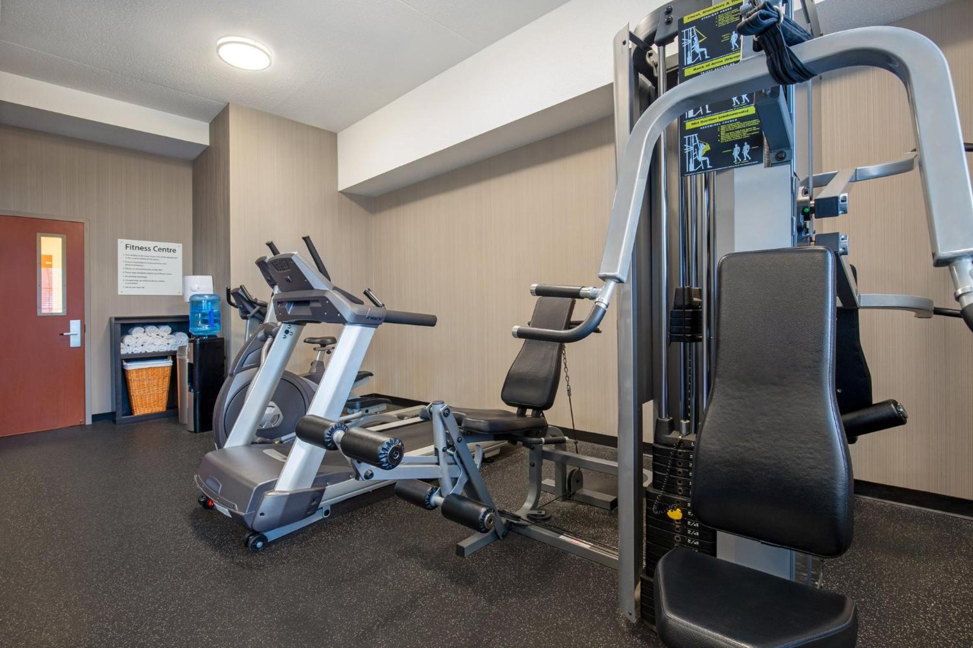 Holiday Inn Express Hotel & Suites Barrie By Ihg Екстериор снимка