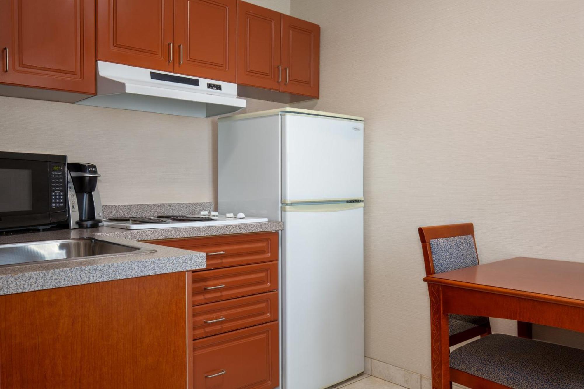 Holiday Inn Express Hotel & Suites Barrie By Ihg Екстериор снимка