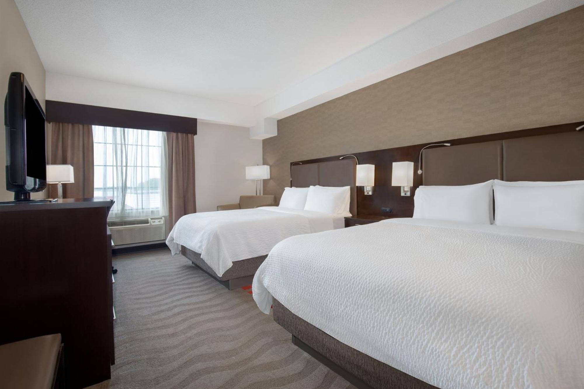Holiday Inn Express Hotel & Suites Barrie By Ihg Екстериор снимка