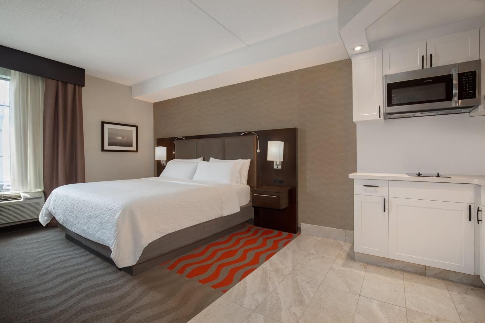 Holiday Inn Express Hotel & Suites Barrie By Ihg Екстериор снимка
