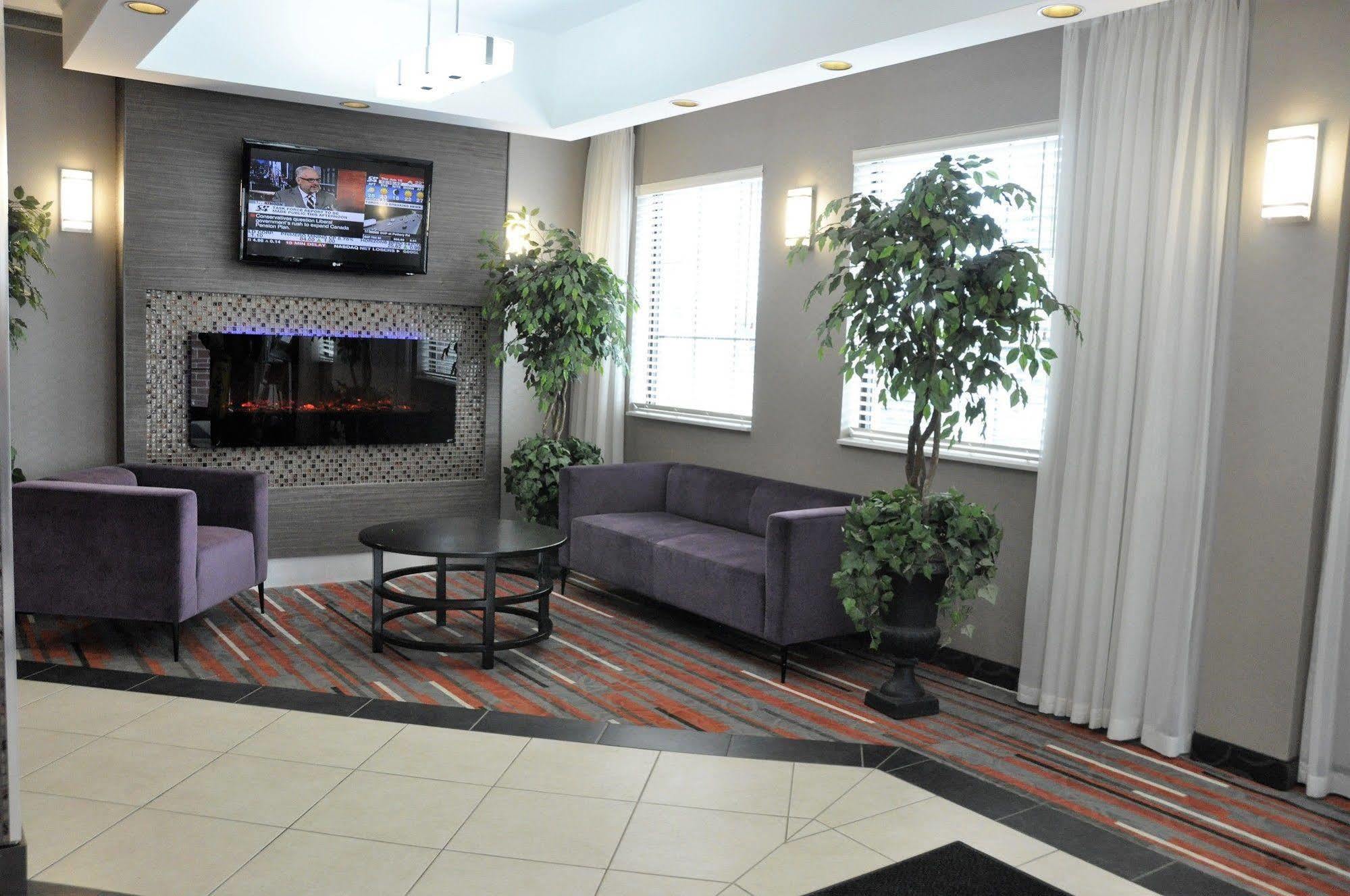 Holiday Inn Express Hotel & Suites Barrie By Ihg Екстериор снимка