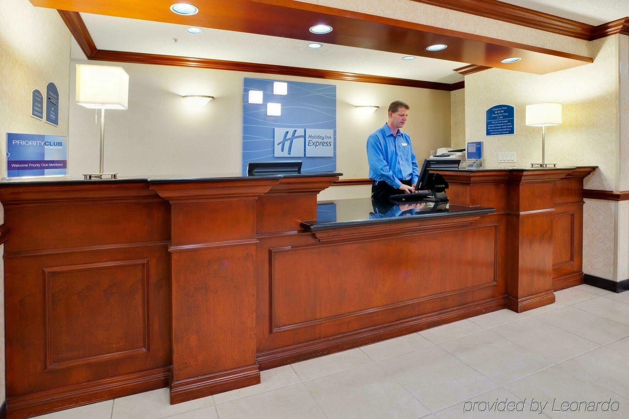 Holiday Inn Express Hotel & Suites Barrie By Ihg Екстериор снимка