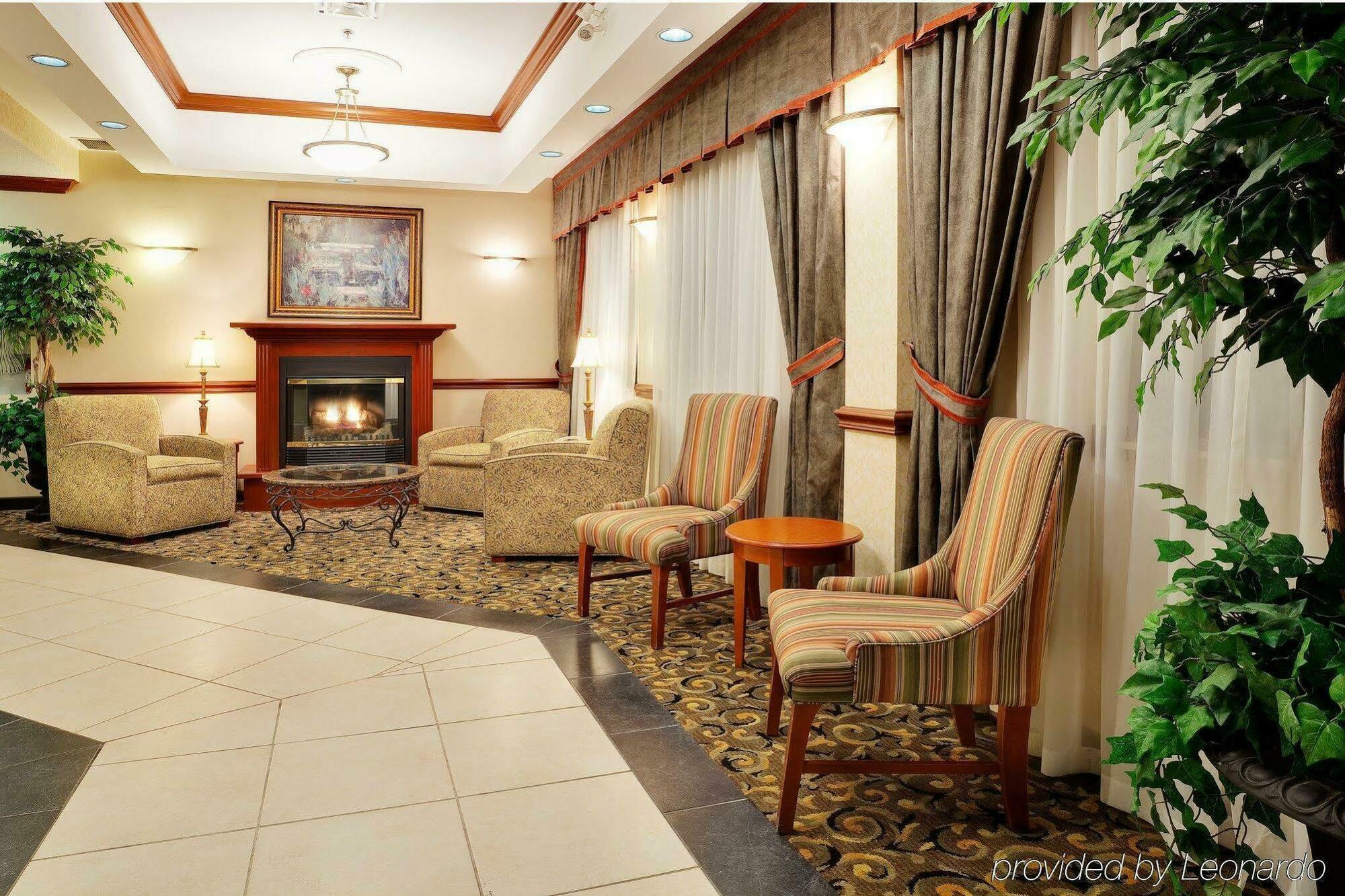 Holiday Inn Express Hotel & Suites Barrie By Ihg Екстериор снимка