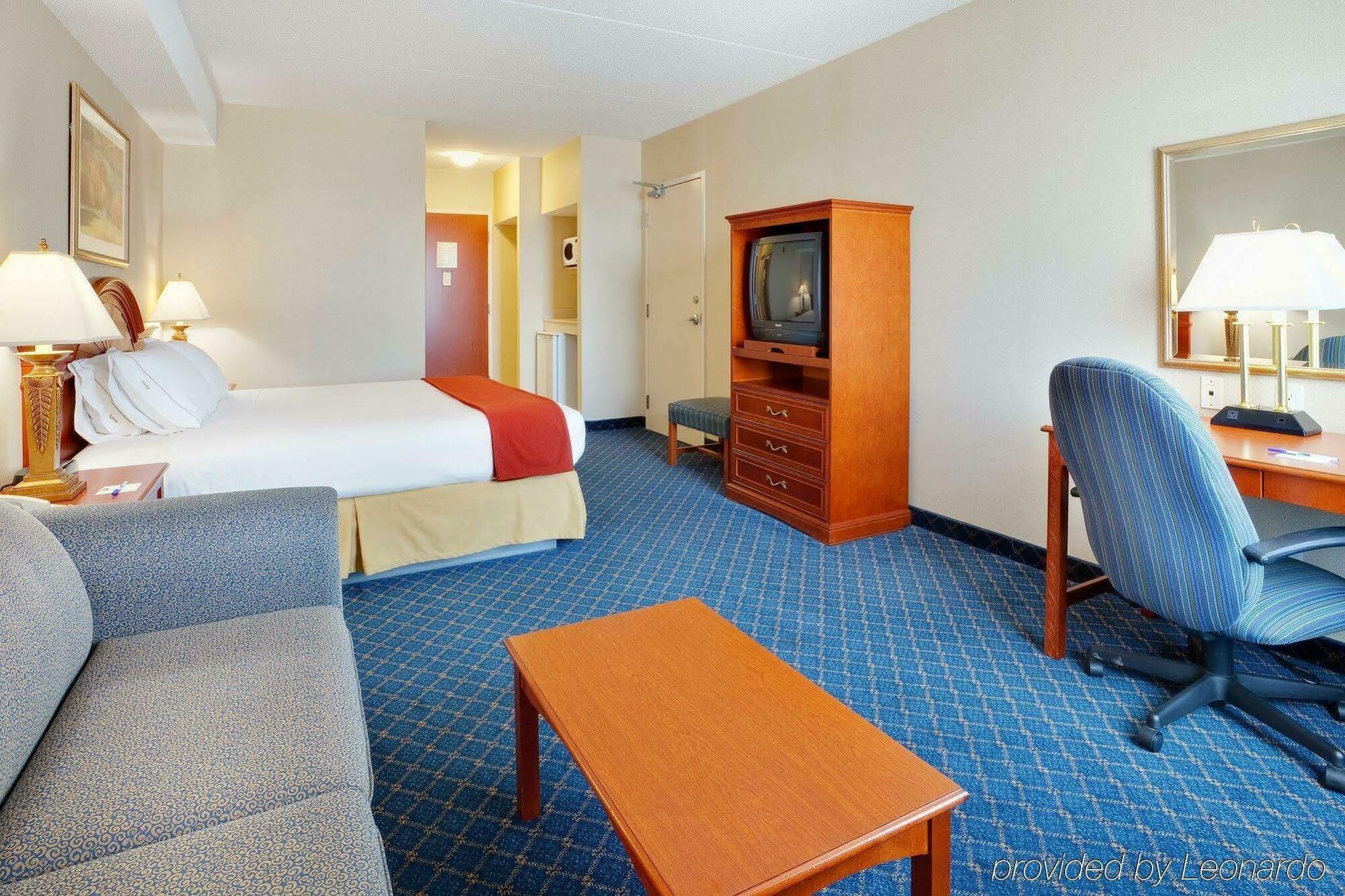 Holiday Inn Express Hotel & Suites Barrie By Ihg Екстериор снимка