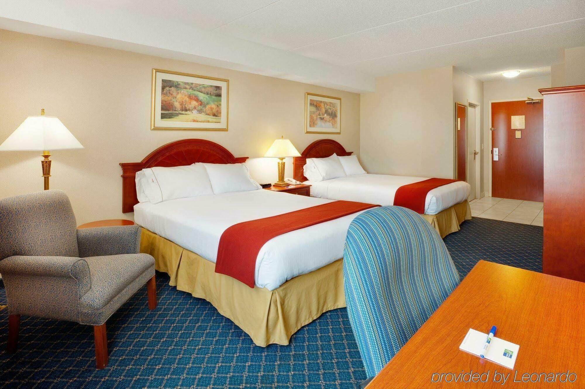 Holiday Inn Express Hotel & Suites Barrie By Ihg Екстериор снимка