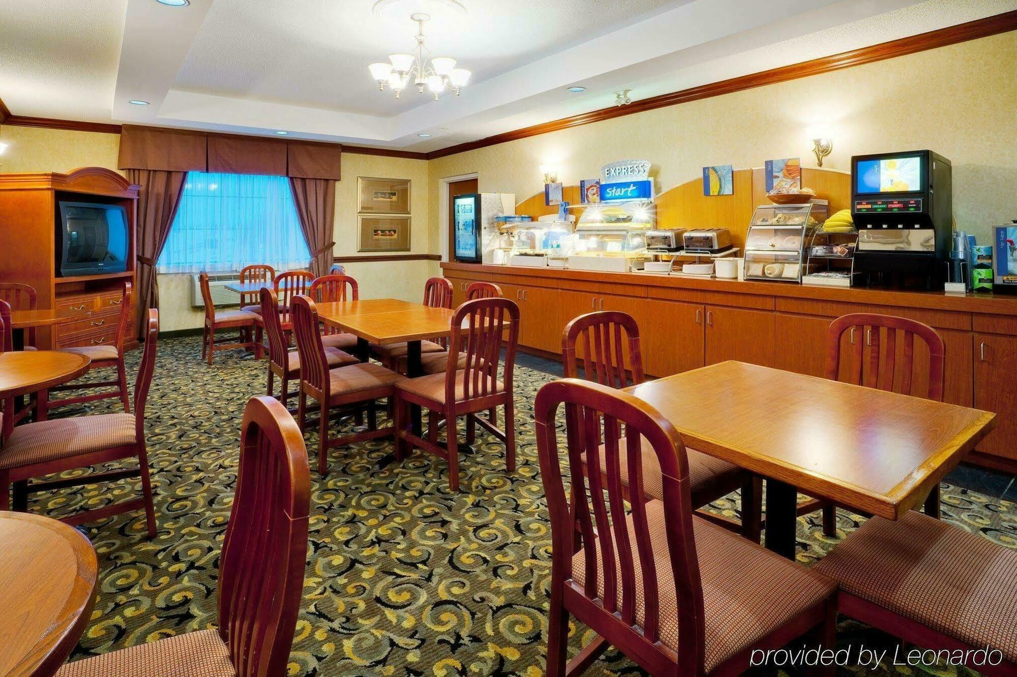 Holiday Inn Express Hotel & Suites Barrie By Ihg Екстериор снимка